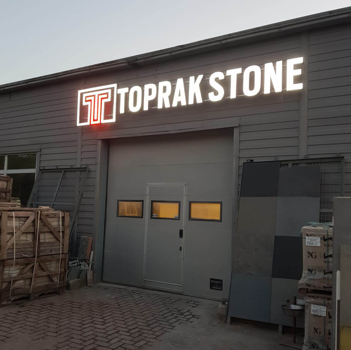 Aluminium Channel Letters